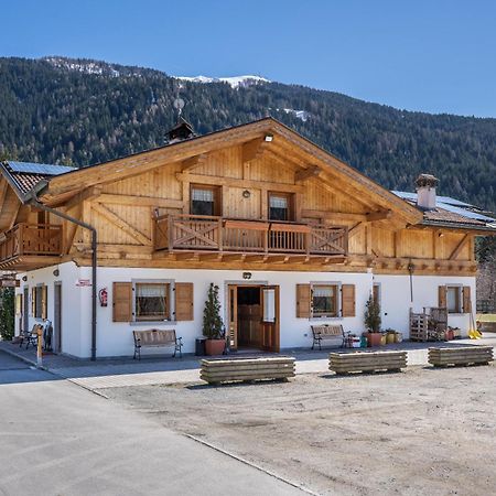 Chalet Camping Fae 1 مادونا دي كامبيليو المظهر الخارجي الصورة